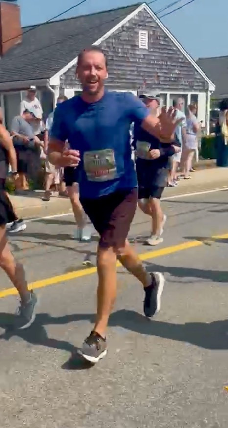WFL Treasurer Ted Curd running the 2025 Falmouth Road Race