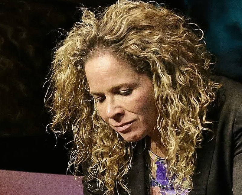 Singer Christine Fawson